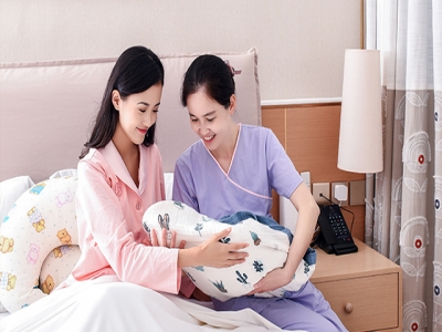 請(qǐng)?jiān)律┑淖⒁馐马?xiàng)，找月嫂需要注意什么呢？