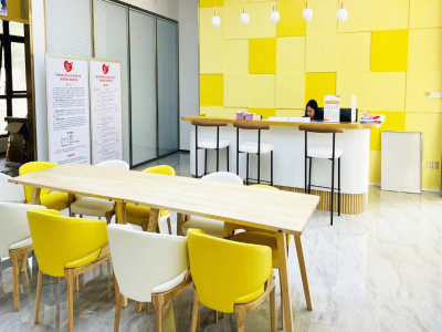 “快看，紅荔社區(qū)的“南粵家政”基層服務(wù)站”